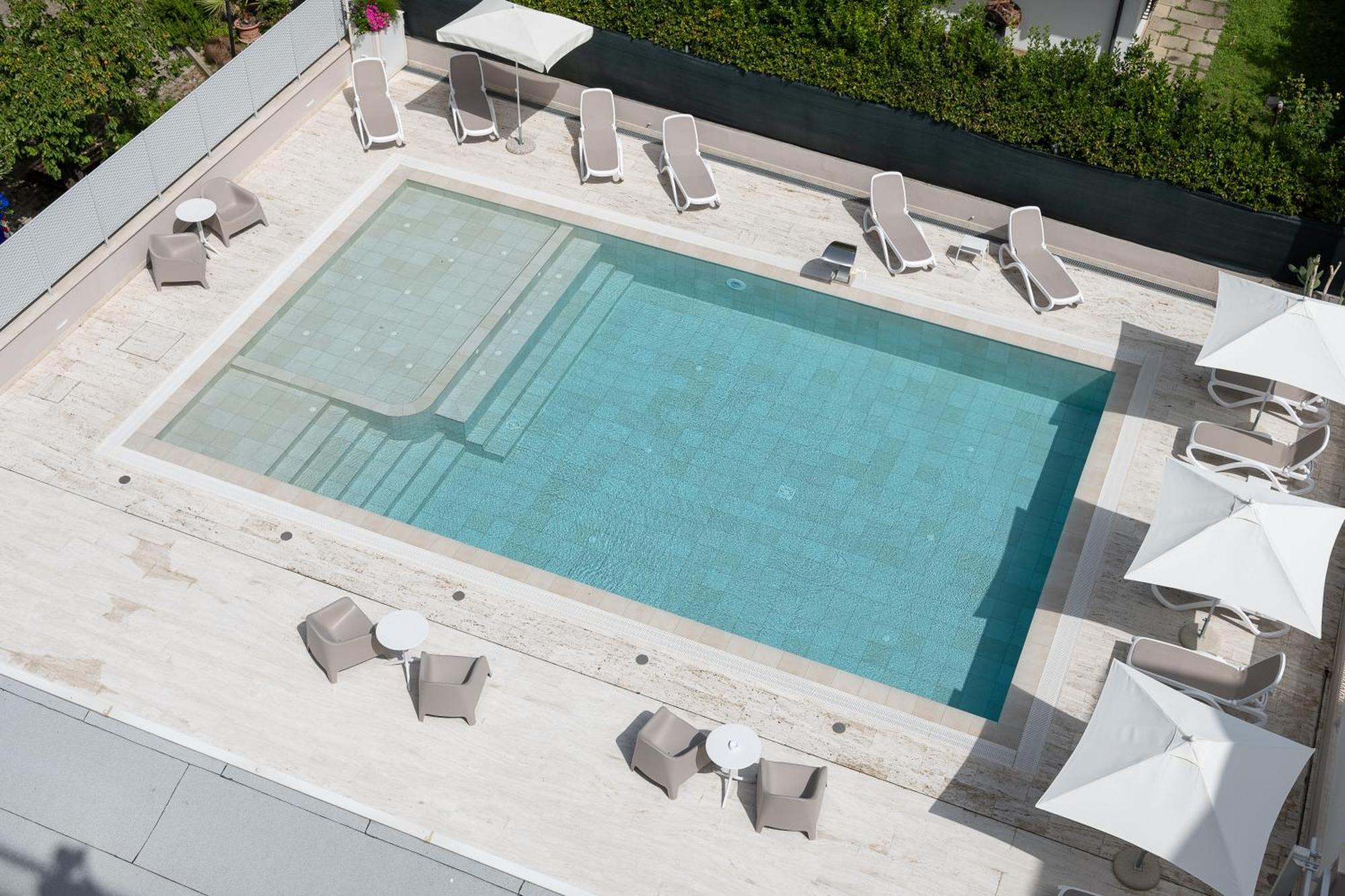 Hotel Carducci Tortoreto Exteriör bild